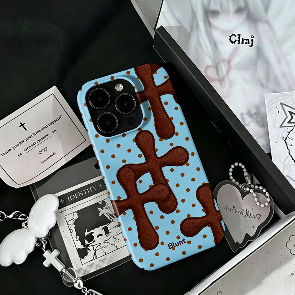 غطاء هاتف بتصميم الصليب لآيفون - مراجعة Phone Cases Blunt وسعره
