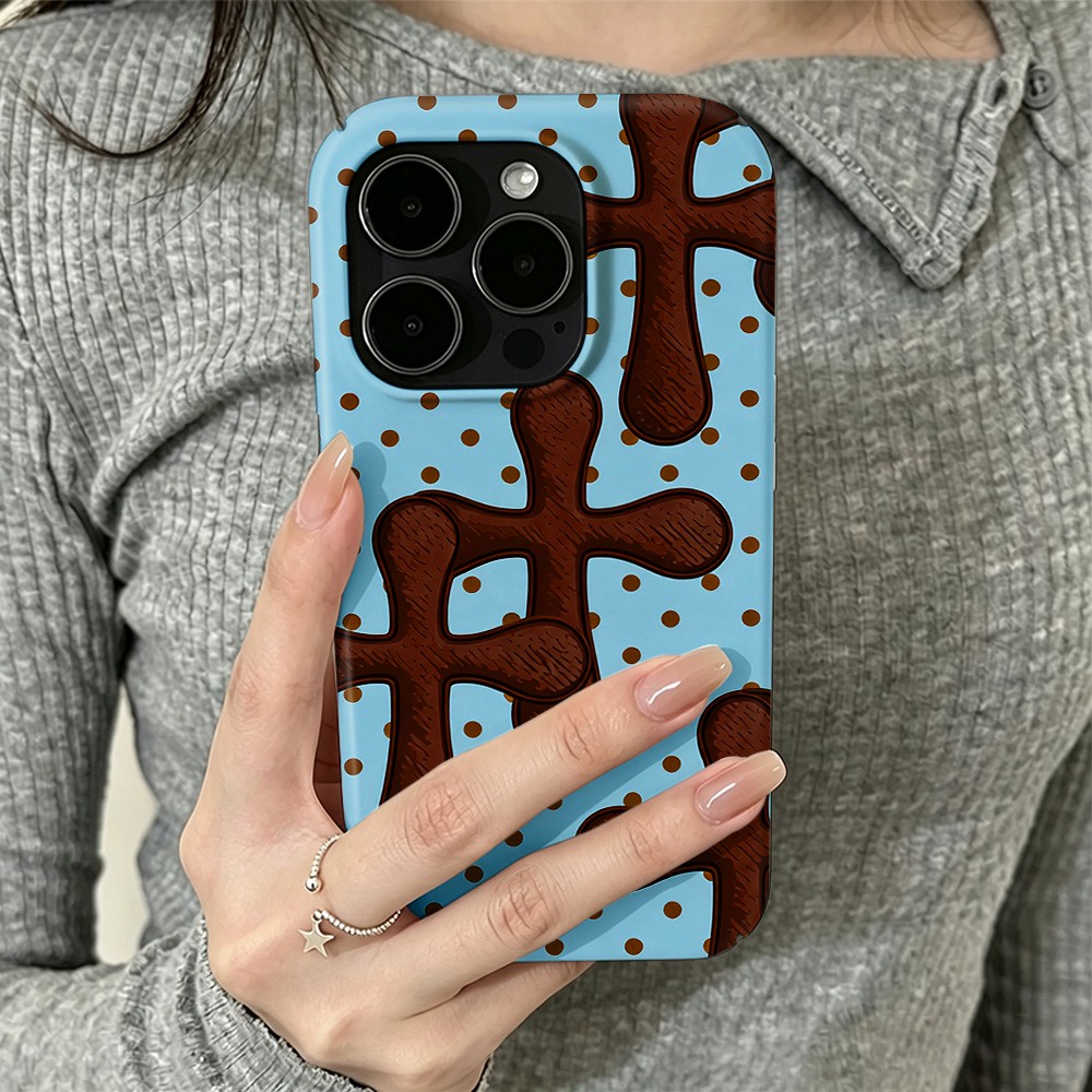 غطاء هاتف بتصميم الصليب لآيفون - مراجعة Phone Cases Blunt وسعره