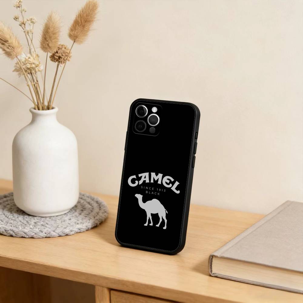 حافظة هاتف على شكل جمل ماركة ا - مراجعة Phone Cases Blunt وسعره